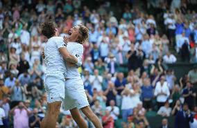 (SP)BRITAIN-LONDON-TENNIS-WIMBLEDON-MEN'S DOUBLES-FINAL