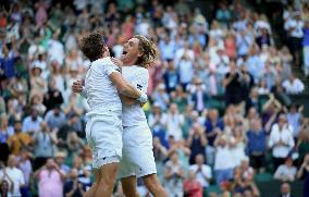 (SP)BRITAIN-LONDON-TENNIS-WIMBLEDON-MEN'S DOUBLES-FINAL