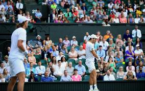 (SP)BRITAIN-LONDON-TENNIS-WIMBLEDON-MEN'S DOUBLES-FINAL