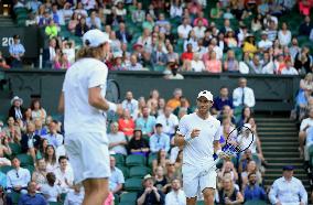 (SP)BRITAIN-LONDON-TENNIS-WIMBLEDON-MEN'S DOUBLES-FINAL