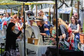 U.S.-SAN FRANCISCO-LOS ALTOS-FESTIVAL