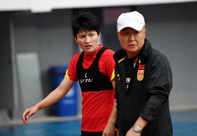 (SP)CHINA-QINGDAO-FOOTBALL-CHINESE WOMEN'S NATIONAL TEAM-TRAINING SESSION(CN)
