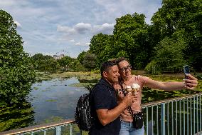 BRITAIN-LONDON-HOT WEATHER