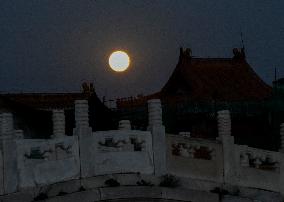 #CHINA-SUPERMOON (CN)