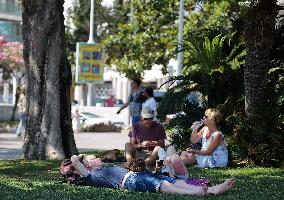 FRANCE-HEATWAVE-DAILY LIFE