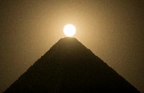 EGYPT-GIZA-SUPERMOON