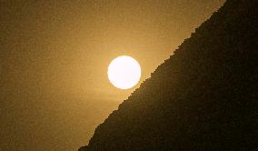 EGYPT-GIZA-SUPERMOON