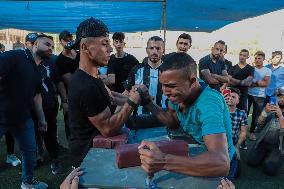 MIDEAST-GAZA-ARM WRESTLING