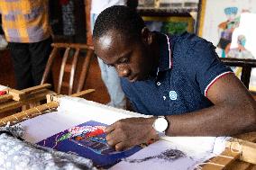 CHINA-HUNAN-OVERSEAS STUDENTS-MIAO CULTURE (CN)