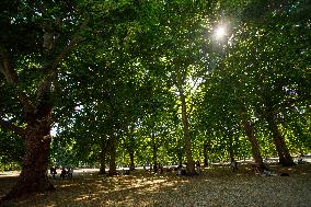 BRITAIN-LONDON-HOT WEATHER