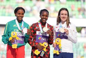 (SP)U.S.-EUGENE-ATHLETICS-WORLD CHAMPIONSHIPS-WOMEN'S 1500M AWARDING CEREMONY