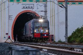 LAOS-VIENTIANE-CHINA-PLA-PEACE TRAIN