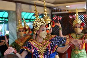 THAILAND-BANGKOK-TRADITIONAL DANCE