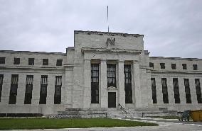 Fed continues huge rate hike