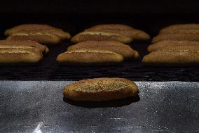 TÜRKIYE-ISTANBUL-BREAD PRODUCTION