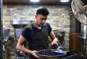 SYRIA-DAMASCUS-COFFEE MAKING