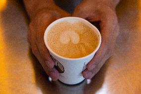 CHINA-SHANGHAI-VISUALLY IMPAIRED BROTHERS-COFFEE SHOP (CN)