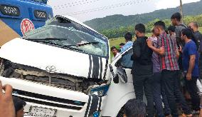 BANGLADESH-TRAIN-MINIBUS-ACCIDENT