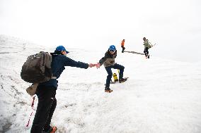 (EyesonSci)CHINA-QINGHAI-SCIENTIFIC EXPEDITION-YANGTZE HEADWATERS (CN)