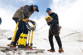 (EyesonSci)CHINA-QINGHAI-SCIENTIFIC EXPEDITION-YANGTZE HEADWATERS (CN)