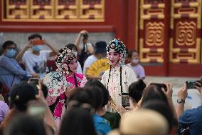 CHINA-BEIJING-MIAOYING TEMPLE-DRAMA (CN)