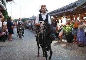 (SP)CROATIA-TRIBUNJ-DONKEY RACE