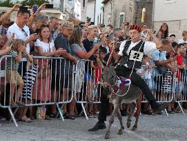 (SP)CROATIA-TRIBUNJ-DONKEY RACE