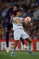 (SP)SPAIN-BARCELONA-FOOTBALL-GAMPER TROPHY-BARCELONA VS UNIVERSIDAD NACIONAL