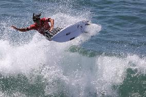 (SP)U.S.-HUNTINGTON BEACH-SURFING-VANS OPEN