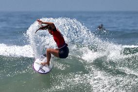 (SP)U.S.-HUNTINGTON BEACH-SURFING-VANS OPEN