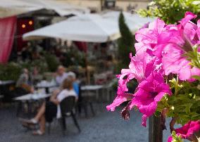 ITALY-BRACCIANO-SUMMER-DAILY LIFE
