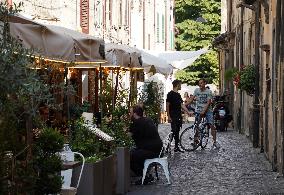 ITALY-BRACCIANO-SUMMER-DAILY LIFE
