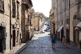 ITALY-BRACCIANO-SUMMER-DAILY LIFE
