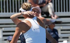 (SP)CANADA-TORONTO-TENNIS-NATIONAL BANK OPEN-WOMEN'S DOUBLES