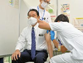 Japan PM Kishida gets 4th COVID vaccine shot