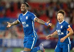 (SP)CHINA-WUHAN-FOOTBALL-CSL-WUHAN THREE TOWNS VS BEIJING GUOAN(CN)