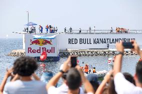 (SP)TÜRKIYE-ISTANBUL-RED BULL FLUGTAG