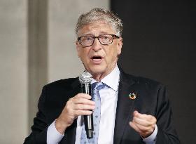 Bill Gates at symposium in Tokyo