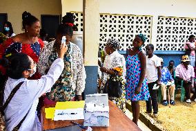 CAMEROON-NGAT-BANE-CHINESE MEDICAL TEAM-FREE HEALTH CARE SERVICES