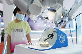 Xinhua Headlines: China's robot industry bolts forward