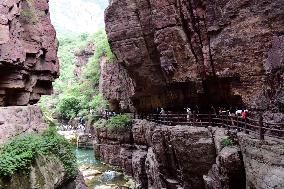 CHINA-HENAN-YUNTAI MOUNTAIN-TOURISM (CN)