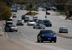 U.S.-CALIFORNIA-BAN-NEW GAS-POWERED CARS