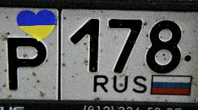 Ukraine stickers on Russian cars