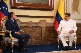 VENEZUELA-CARACAS-PRESIDENT-COLOMBIA AMBASSADOR-MEETING