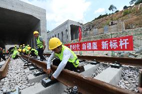 CHINA-FUZHOU-XIAMEN-HIGH-SPEED RAILWAY-TRACK-LAYING (CN)