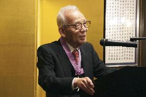 Meteorologist Manabe receives Japan's top cultural award
