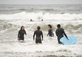 U.S.-CALIFORNIA-HIGH TEMPERATURE-SURFING