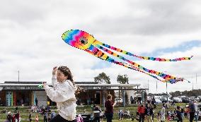 AUSTRALIA-GOOGONG-SPRING-KITES