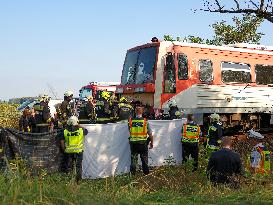 HUNGARY-KUNFEHERTO-TRAIN ACCIDENT