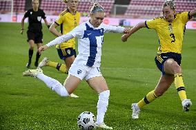 Women's World Championships qualifying match between Finland and Sweden